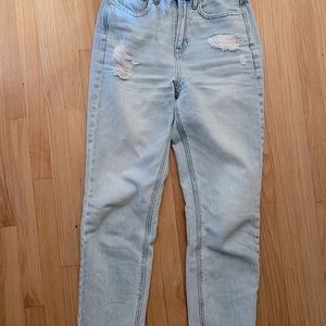 American Eagle high waisted 90’s boyfriend jeans